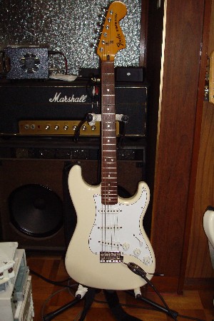 Fender Stratocaster 1976年後期 + 1999年 Fender Japan ST-72ボディ